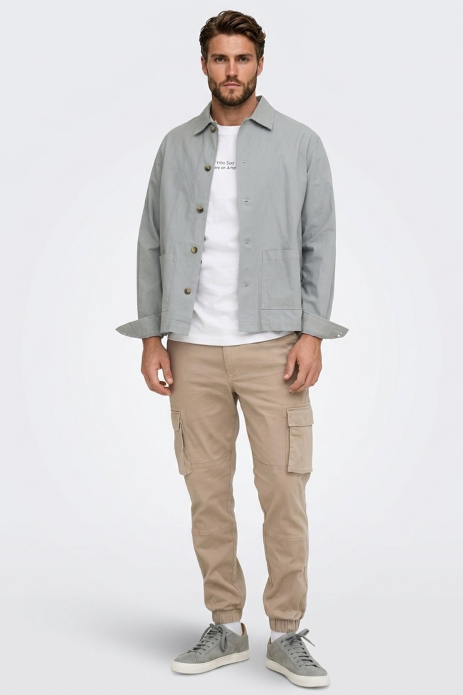 Encuentra los mejores pantalones cargo para hombre . Estilo urbano ,comodidad y funcionalidad en cada bolsillo .